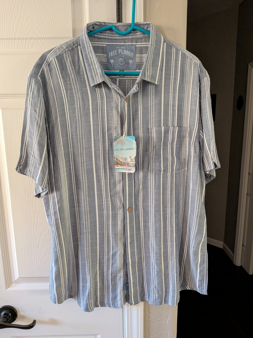 Free Planet Men's Blue Stripe Short-Sleeve Button-Up Shirt